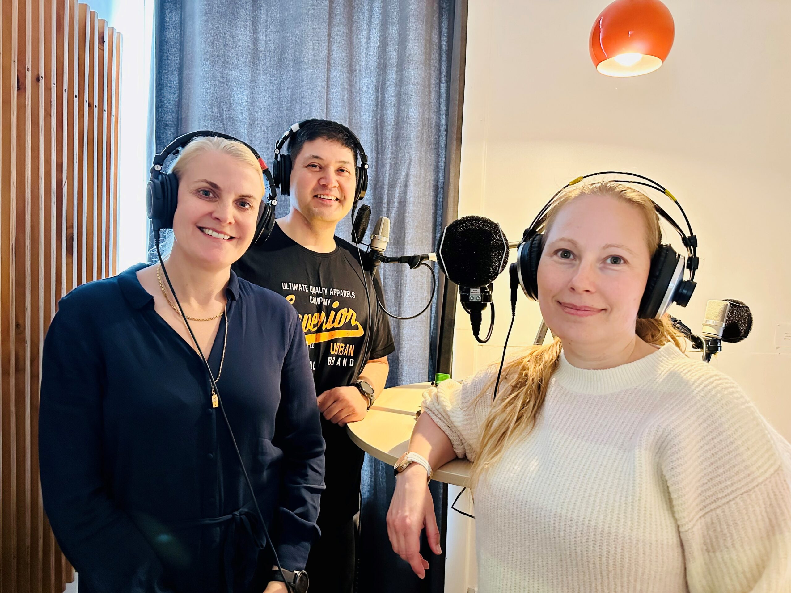 Unexpectedly Funny: Camilla & Sophie'S Podcast Explodes - eg1jv5q